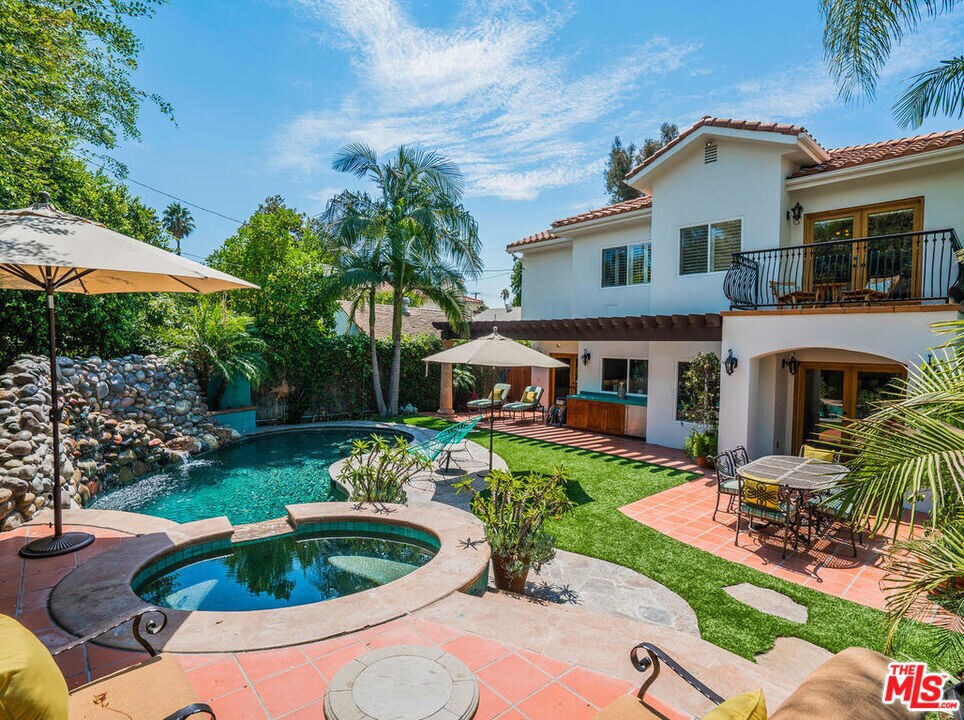 Foto principal - 4520 Tyrone Ave