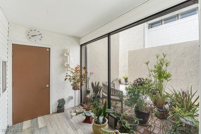 Foto del edificio - 402 Bristle Cone Ln