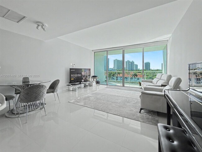 Foto del edificio - 2950 NE 188th St