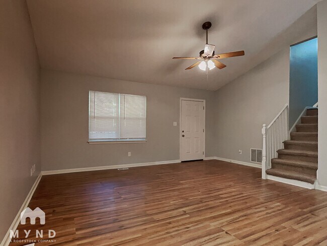 Building Photo - 239 William Dr