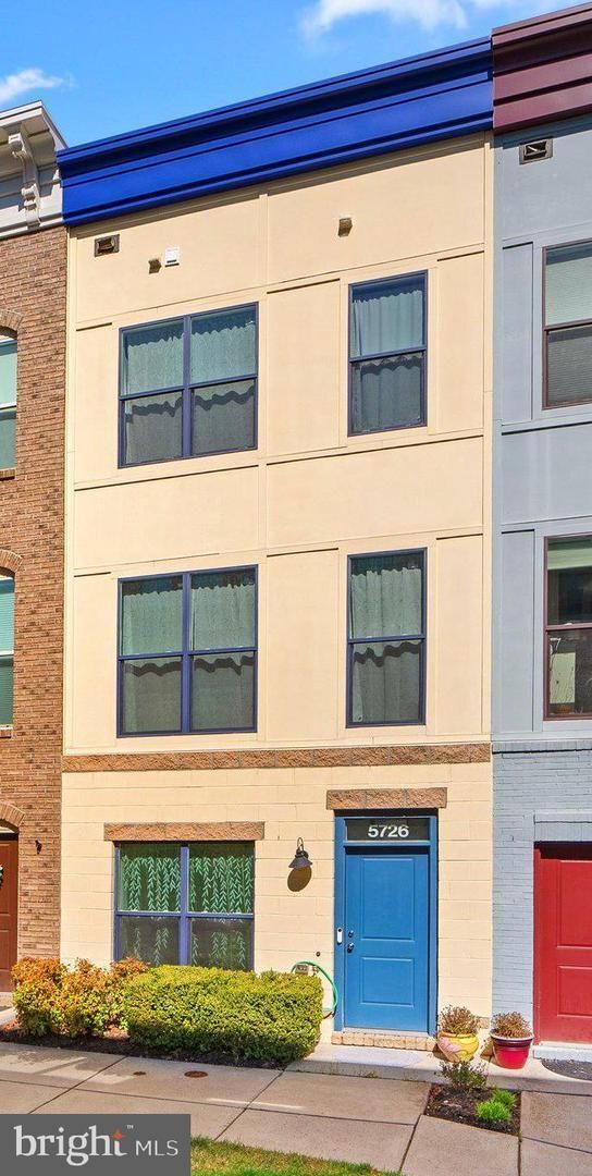 Building Photo - Art District Hyattsville Townhome