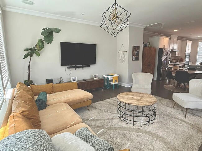 Building Photo - 407 Grey Reagan Trail