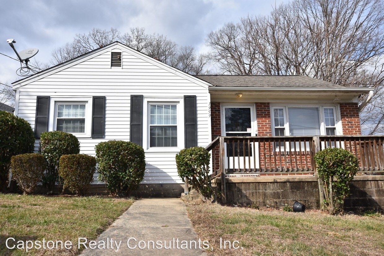 Primary Photo - 2 br, 1 bath House - 1959 HINSHAW AVENUE