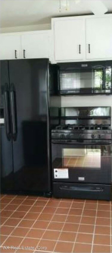 Foto principal - 1373 Weaver St