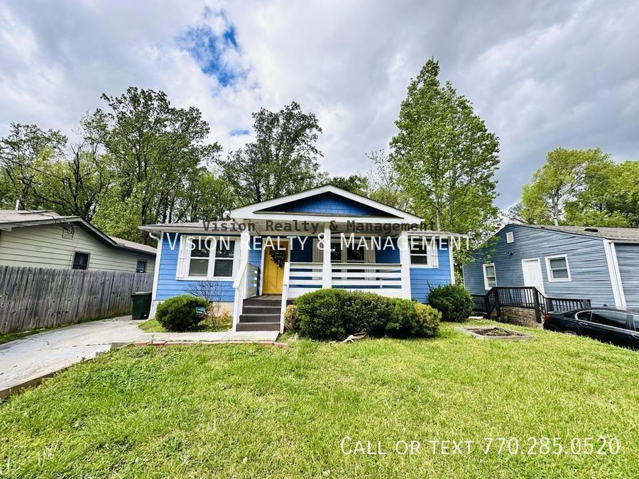 Primary Photo - Beautiful 3 BR 2 BA in Hapeville!