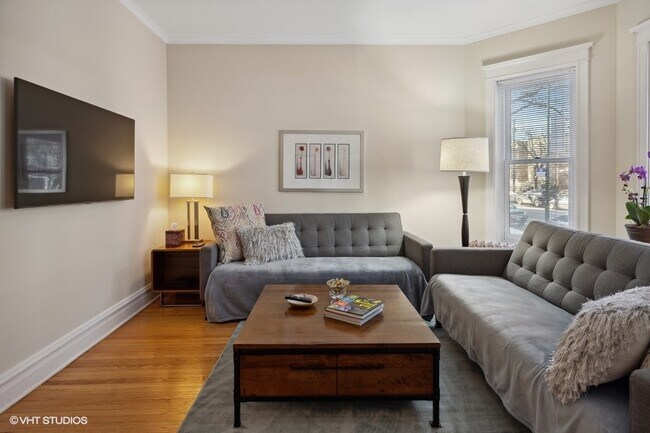 Foto del edificio - 1435 W Foster Ave