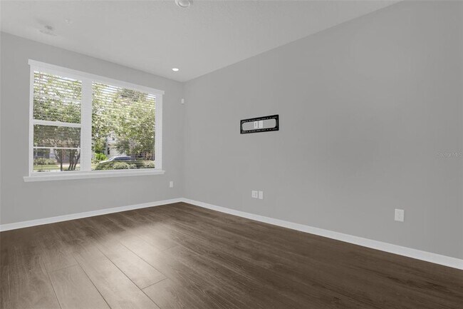 Foto del edificio - 8629 Tavistock Lakes Blvd