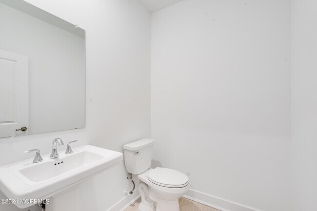 Building Photo - 160 Woolley Ct