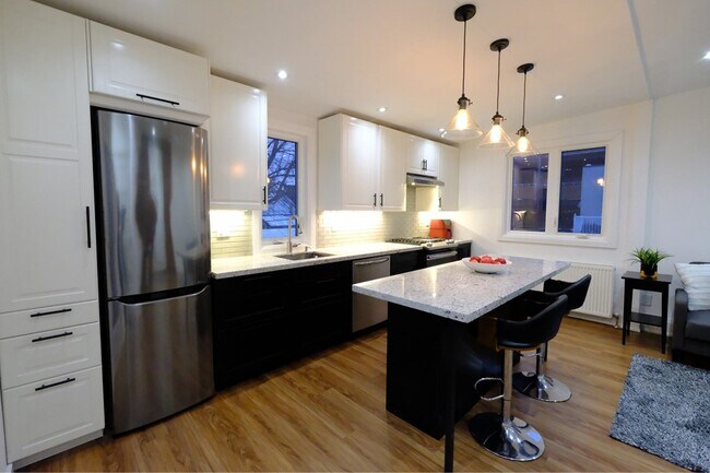 Photo du bâtiment - 326 High Park Av