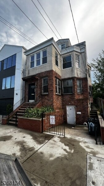 Foto principal - 197 Myrtle Ave