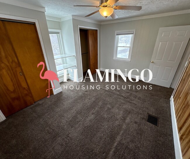 Foto del edificio - 214 W Main St