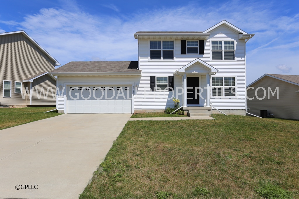 Primary Photo - 3 Bedroom, 2.5 Bathroom Home in Urbandale