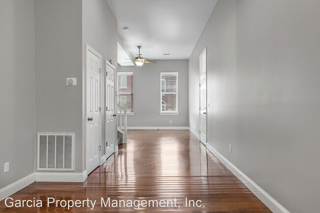 Building Photo - 2818-2820 Pennsylvania Ave