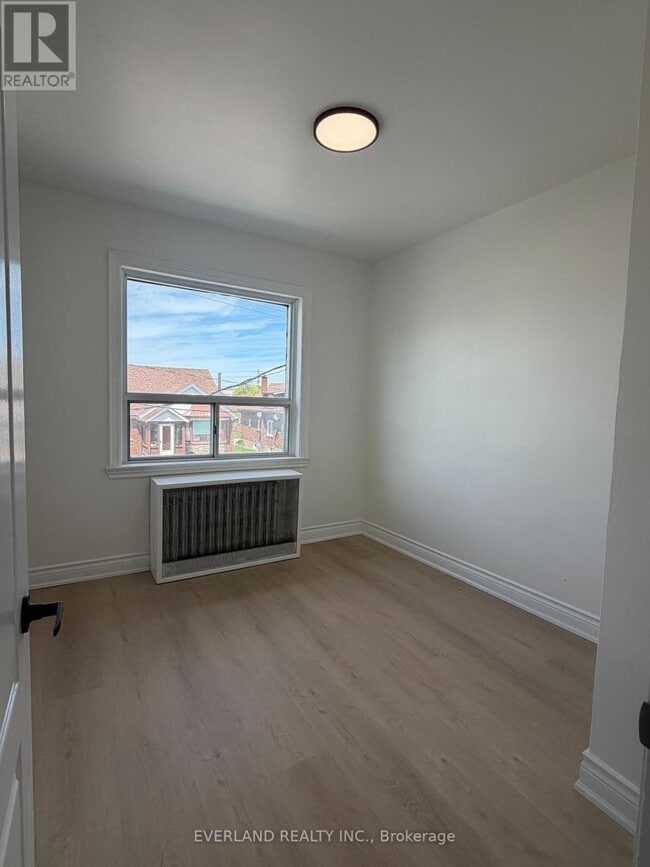 Building Photo - 247 Belgravia Ave