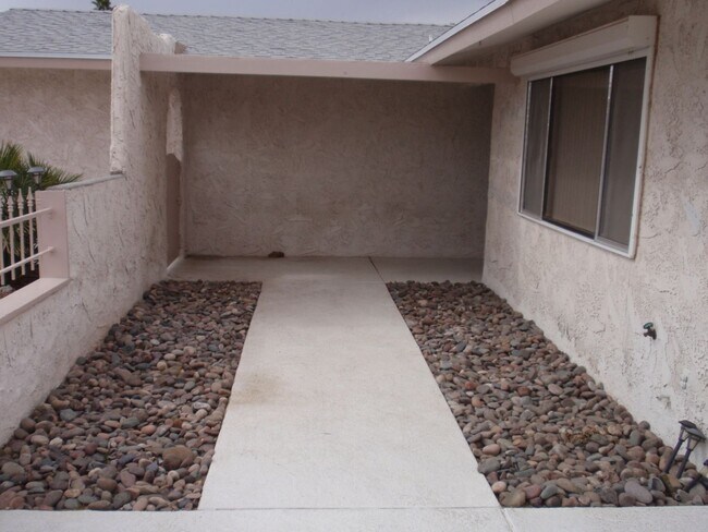 Building Photo - Winter rental with heated pool