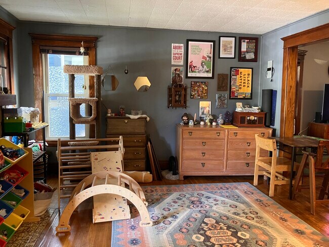 Front room - 319 Maryland St