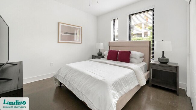 Foto del edificio - 715 Merritt Ave