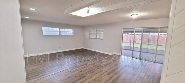 Foto del edificio - 615 Riverview Ave
