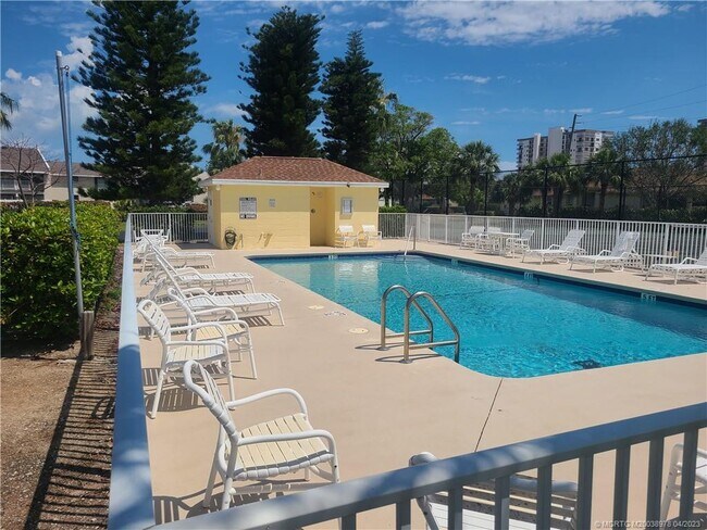 Foto del edificio - 600 Indian River Dr