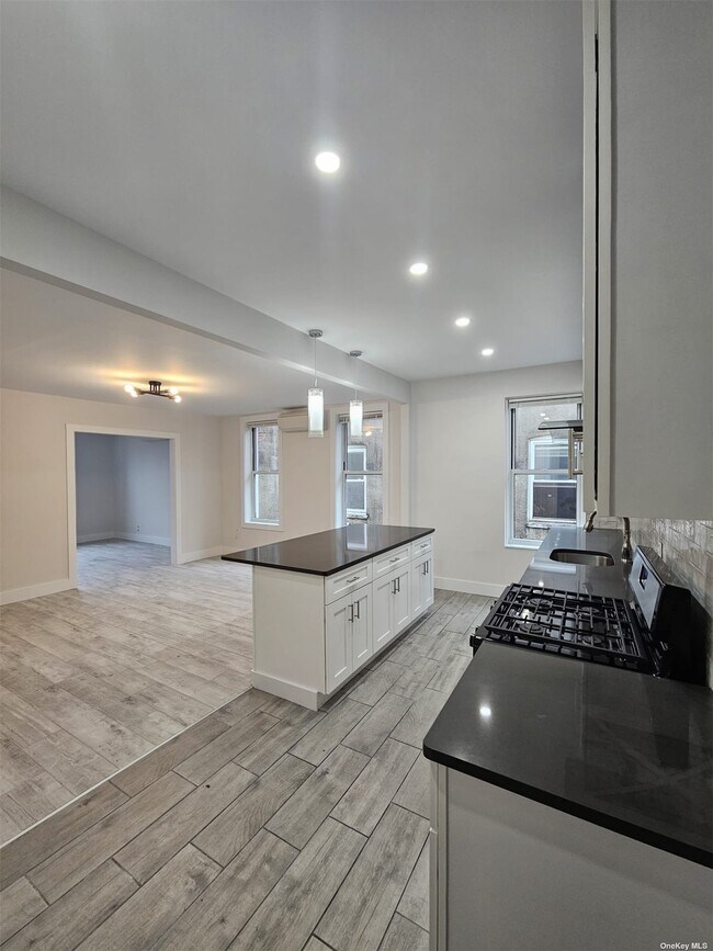 Foto del edificio - 18-55-55 21st Rd