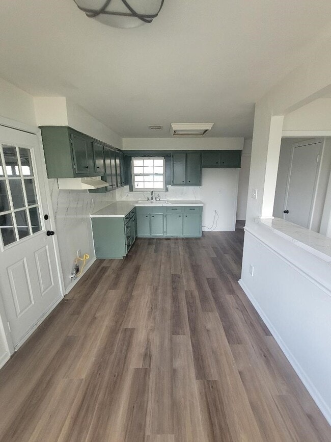 Building Photo - 1212 Rebecca Dr