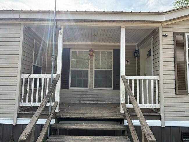 Building Photo - 180 Raintree Dr