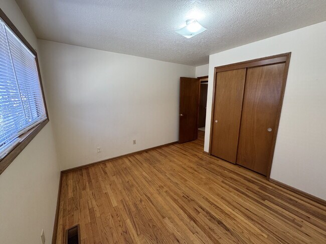 Foto del edificio - Three Bedroom Home Nestled in the Heart of Mt Tabor