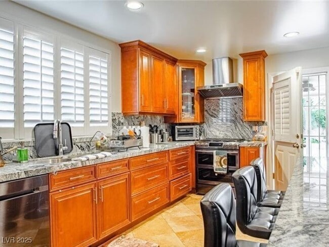 Building Photo - 5033 Saluda Cir