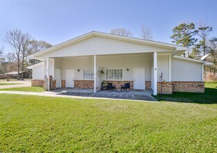 Building Photo - 3 Magnolia Ln