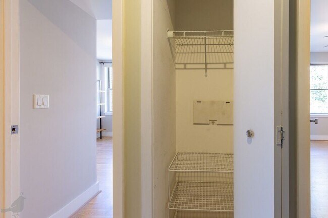 Foto del edificio - 1020 Monroe St NW