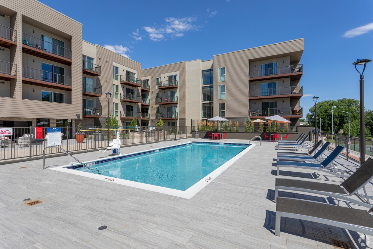 Primary Photo - Park Place Apartments