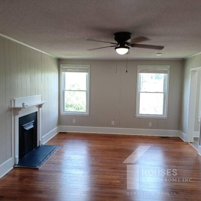 Foto del edificio - 109 Fleming Ave