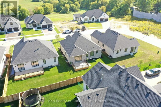 Building Photo - 53 Herb St