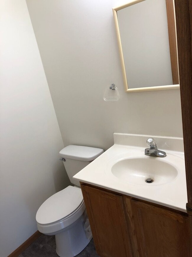 Building Photo - 415 Briden