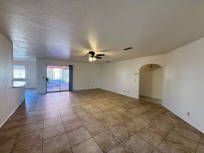 Building Photo - Long term - unfurnished - RV parking - Rec...