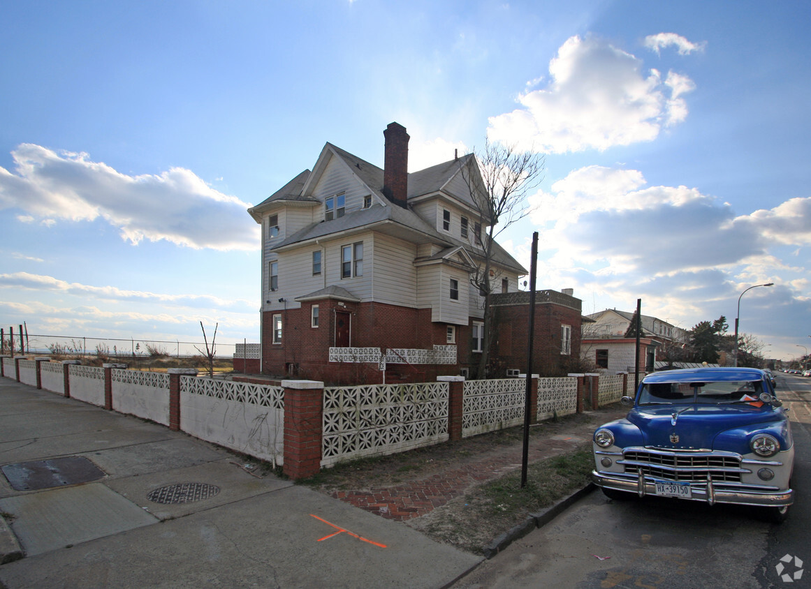 Foto principal - 3804 Atlantic Ave