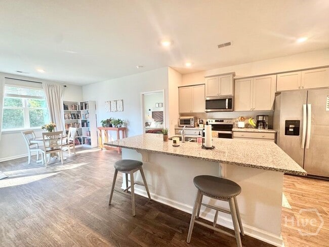 Building Photo - 3 Heavener Rd