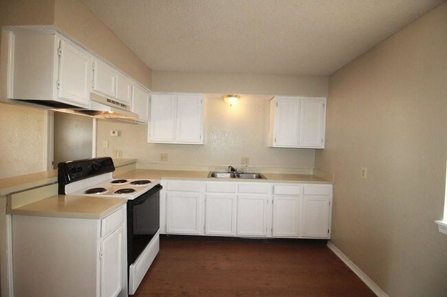 Building Photo - 1224 W Westchester Way