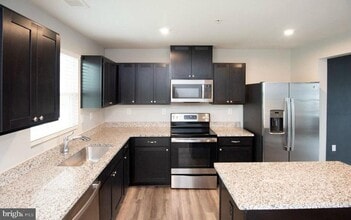 Building Photo - 110 Nelson Ln