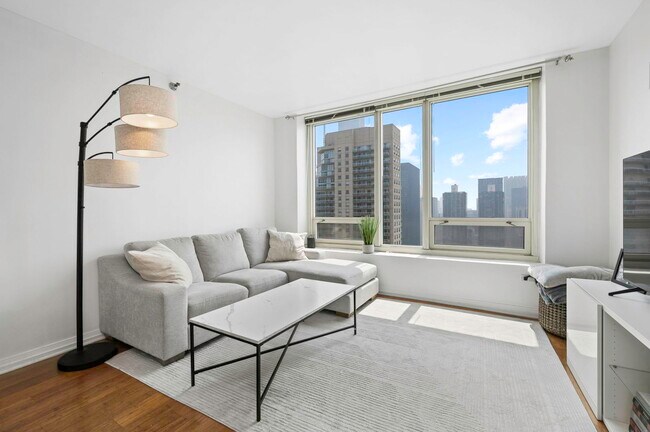 Foto del edificio - 33 W Ontario St