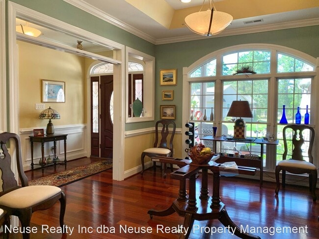 Building Photo - 3 br, 3 bath House - 902 Sawgrass Court