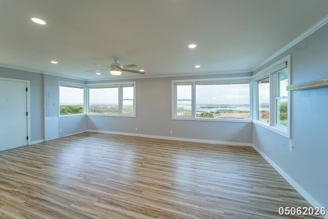 Building Photo - 3 Bed 2 bath in Aiea Heights