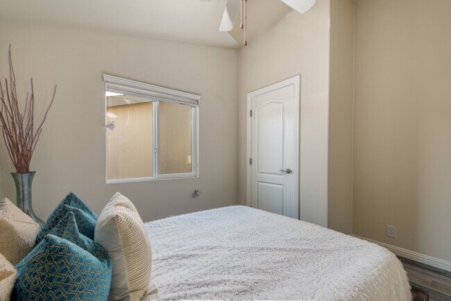 Building Photo - Remodeled Modern 3 Bed/2 Bath National City