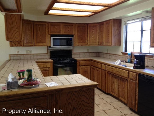 Building Photo - 3 br, 2 bath House - 3381 Mesa Verdes Drive