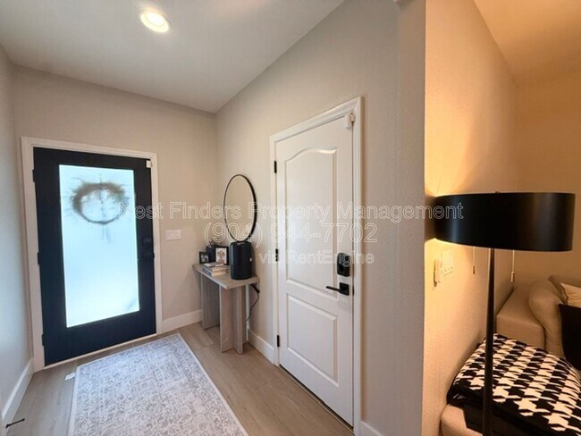 Foto del edificio - 7039 Beauhaven Ct