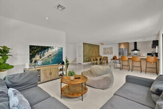 Building Photo - 808 SW 29th St