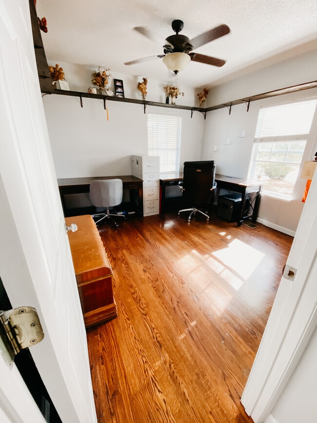 Foto del edificio - 805 Mountain Creek Rd