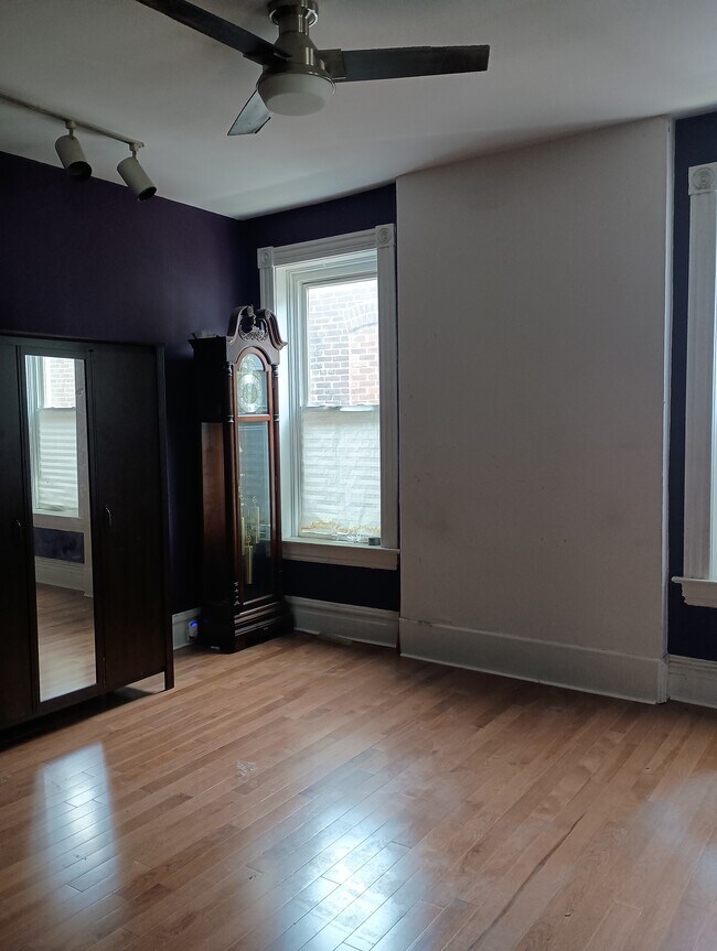 2nd bedroom - 4386 Chouteau Ave