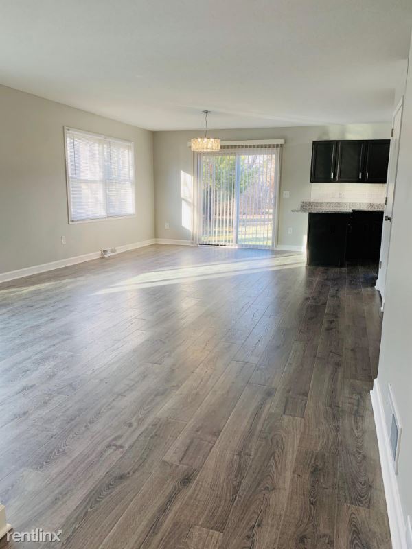 Foto principal - 3 br, 1.5 bath House - 2530 W Oakwood Rd