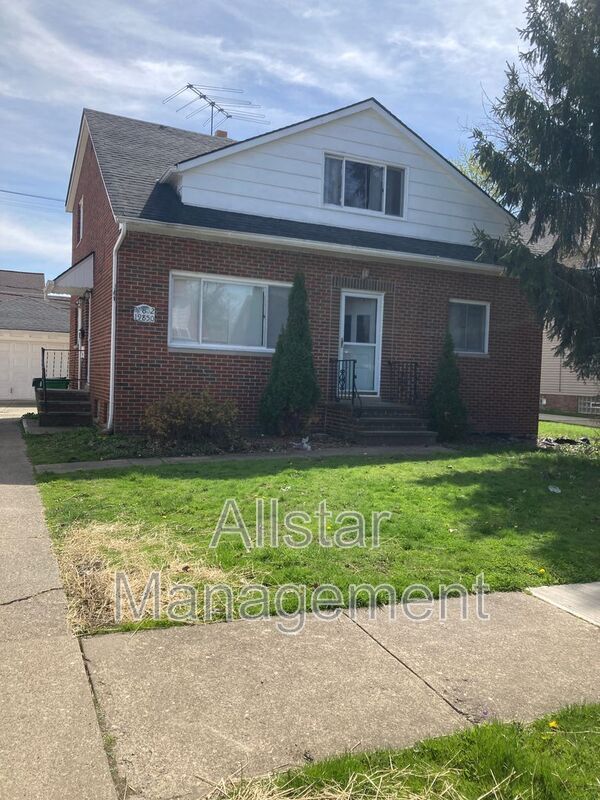 Foto principal - 19850 Pasnow Ave